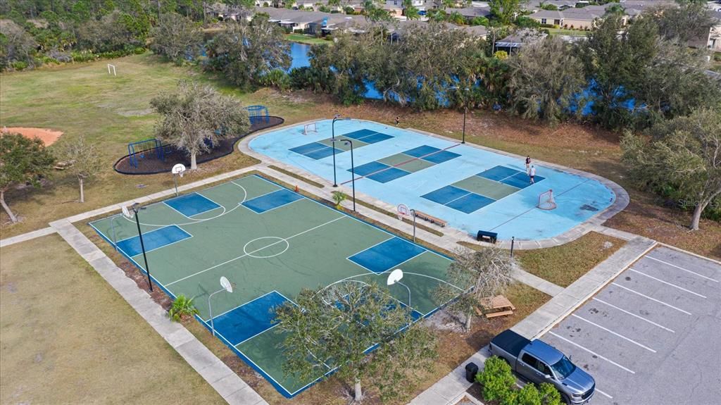 En Renta: $3,200 (4 camas, 3 baños, 2006 Pies cuadrados)