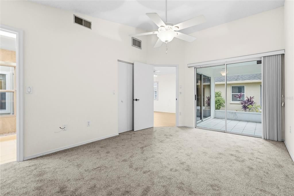 Active With Contract: $225,000 (2 beds, 2 baths, 1150 Square Feet)