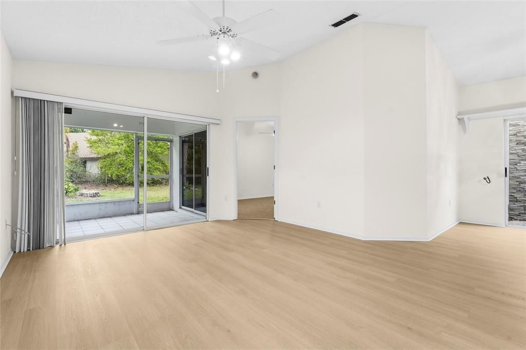 Active With Contract: $225,000 (2 beds, 2 baths, 1150 Square Feet)