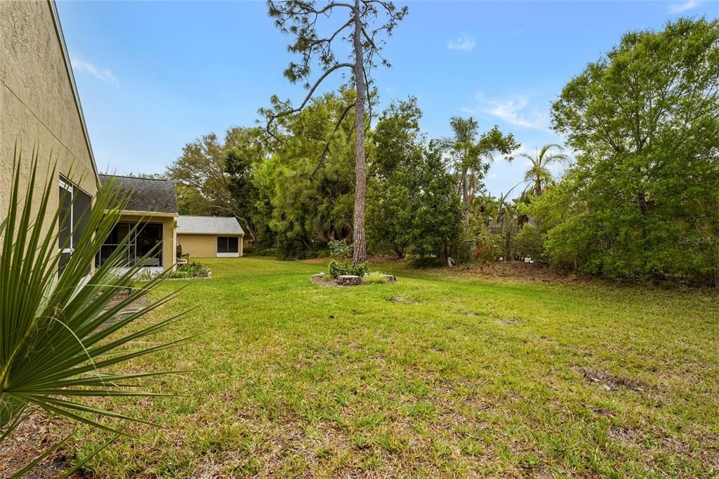 Active With Contract: $225,000 (2 beds, 2 baths, 1150 Square Feet)