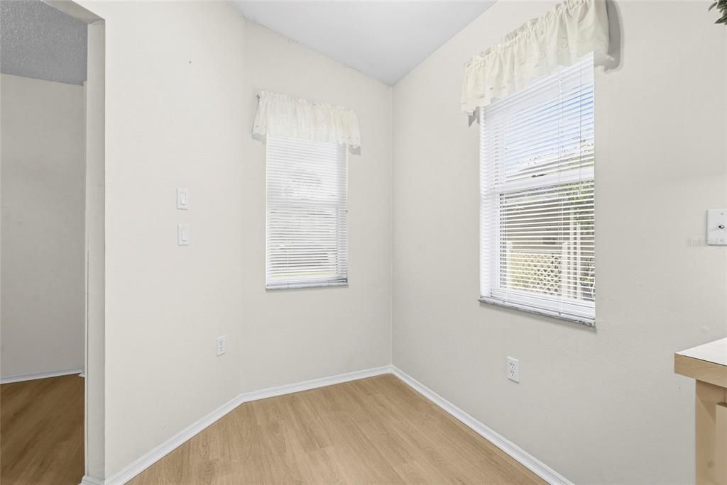 Active With Contract: $225,000 (2 beds, 2 baths, 1150 Square Feet)