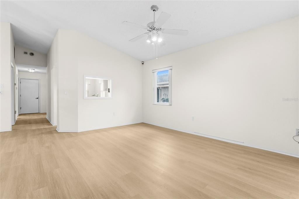 Active With Contract: $225,000 (2 beds, 2 baths, 1150 Square Feet)