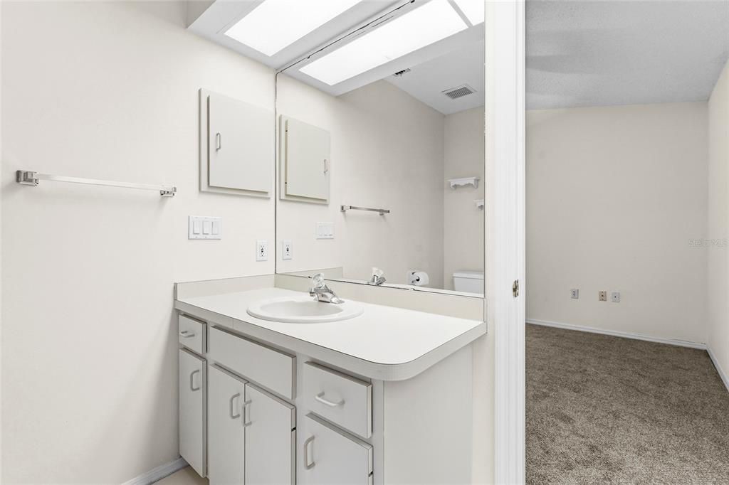 Active With Contract: $225,000 (2 beds, 2 baths, 1150 Square Feet)