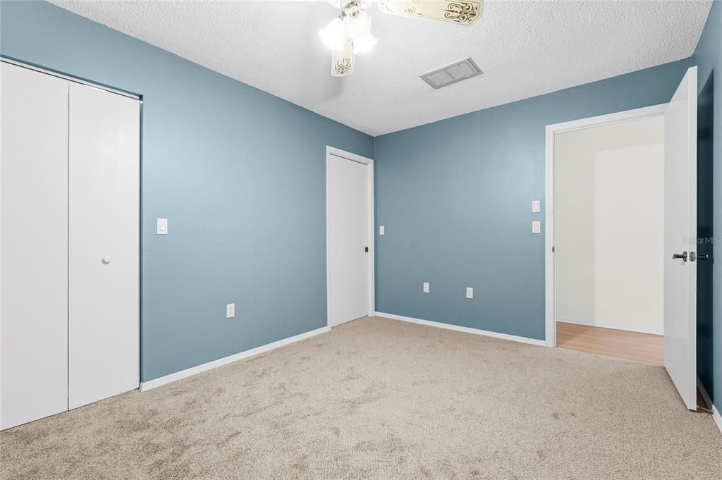 Active With Contract: $225,000 (2 beds, 2 baths, 1150 Square Feet)