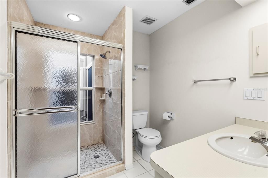 Active With Contract: $225,000 (2 beds, 2 baths, 1150 Square Feet)