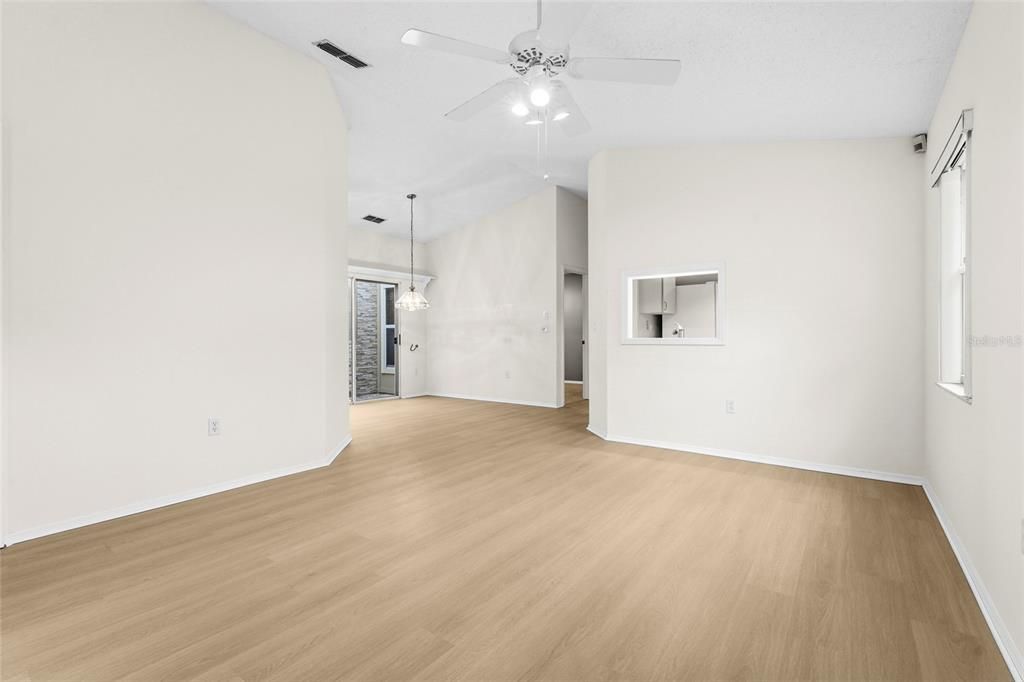 Active With Contract: $225,000 (2 beds, 2 baths, 1150 Square Feet)