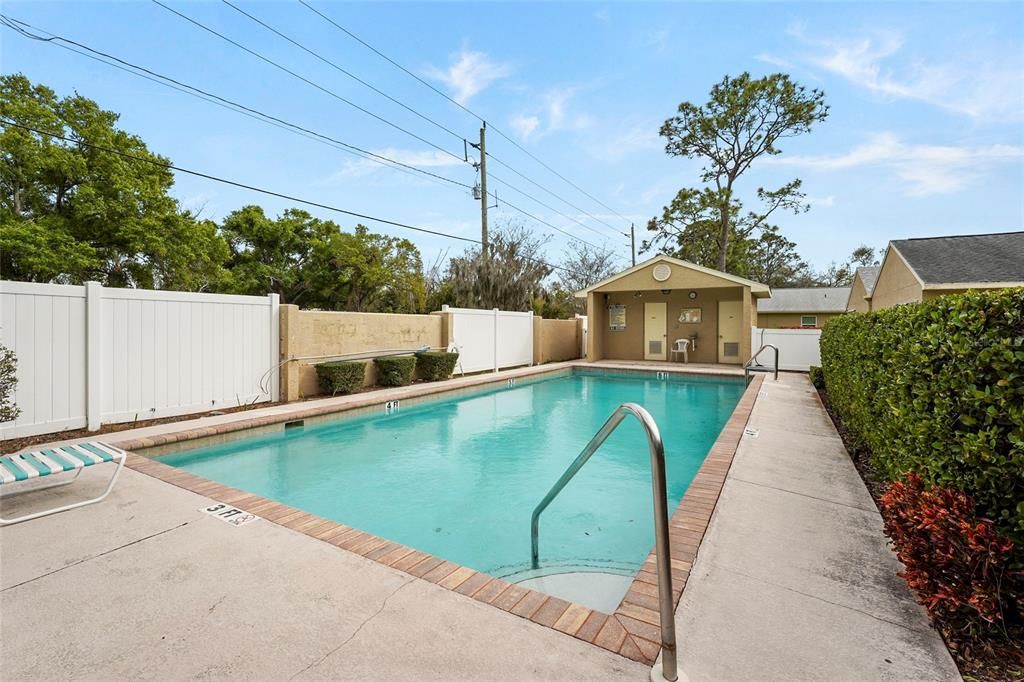 Active With Contract: $225,000 (2 beds, 2 baths, 1150 Square Feet)