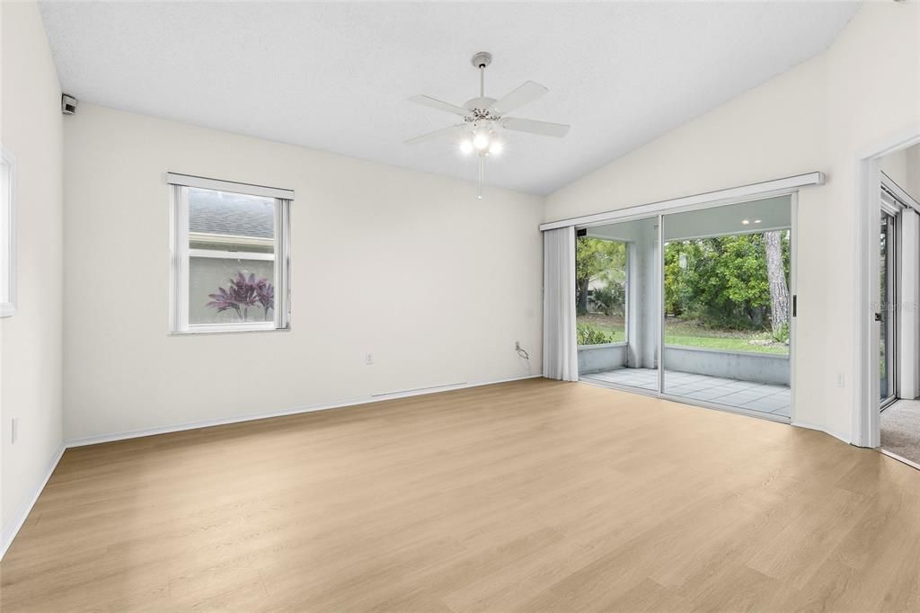 Active With Contract: $225,000 (2 beds, 2 baths, 1150 Square Feet)