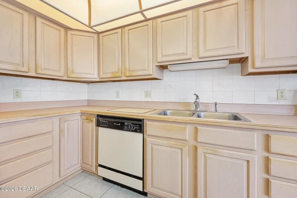 待售: $485,000 (3 贝兹, 2 浴室, 1960 平方英尺)