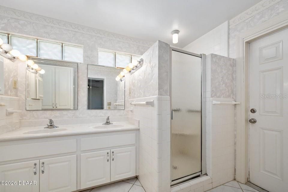 待售: $485,000 (3 贝兹, 2 浴室, 1960 平方英尺)