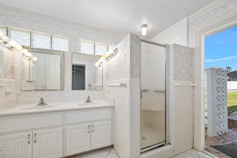 待售: $485,000 (3 贝兹, 2 浴室, 1960 平方英尺)