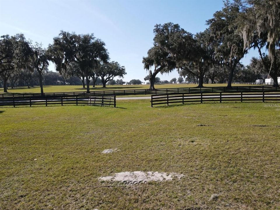 待售: $530,000 (11.10 acres)