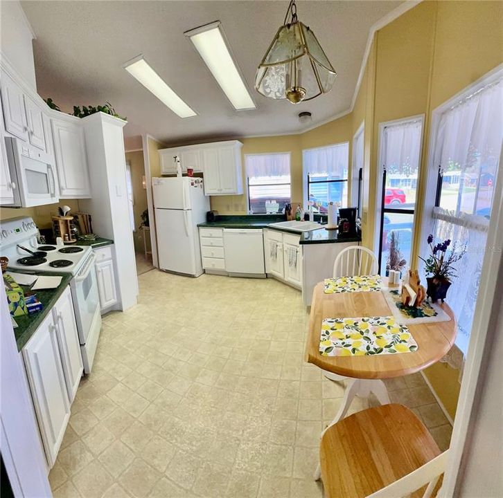 待售: $149,000 (2 贝兹, 2 浴室, 1120 平方英尺)