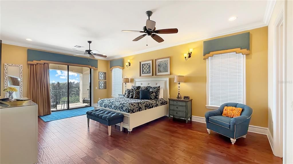 For Sale: $1,629,000 (5 beds, 5 baths, 5061 Square Feet)