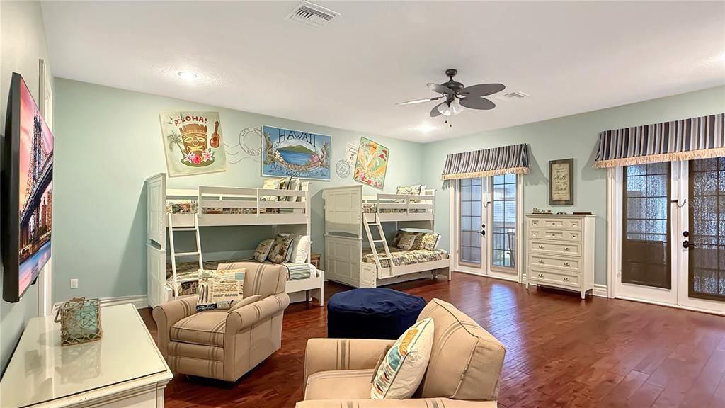 For Sale: $1,629,000 (5 beds, 5 baths, 5061 Square Feet)