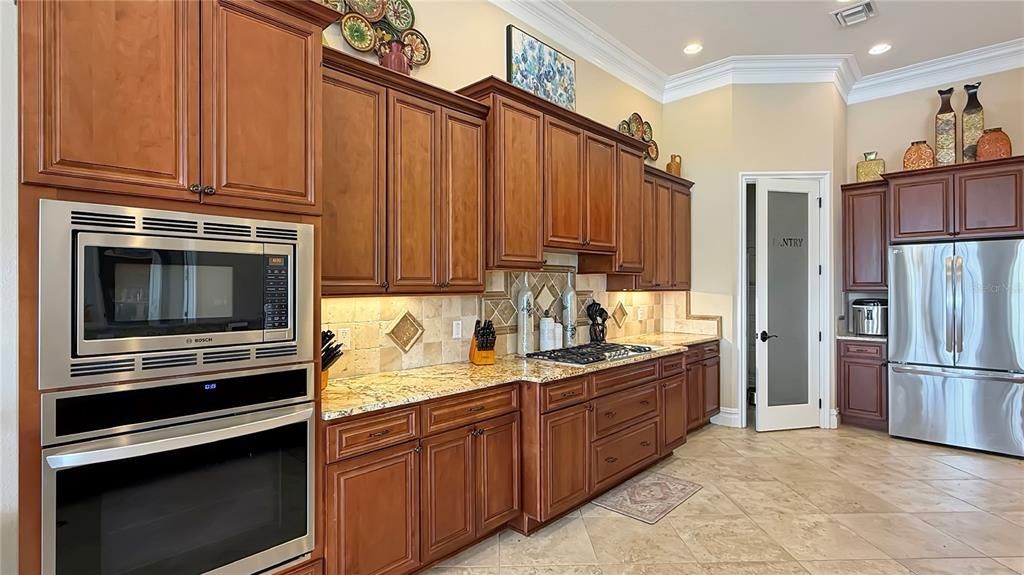 For Sale: $1,629,000 (5 beds, 5 baths, 5061 Square Feet)