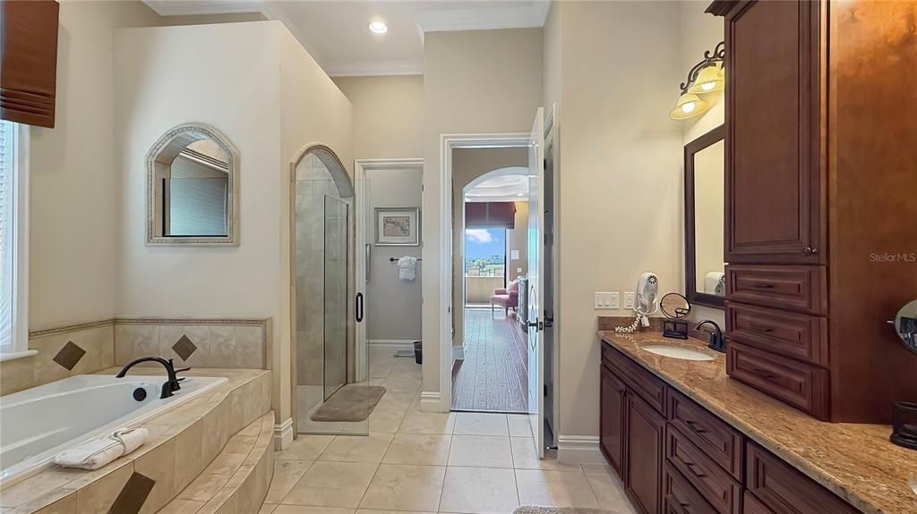 For Sale: $1,629,000 (5 beds, 5 baths, 5061 Square Feet)