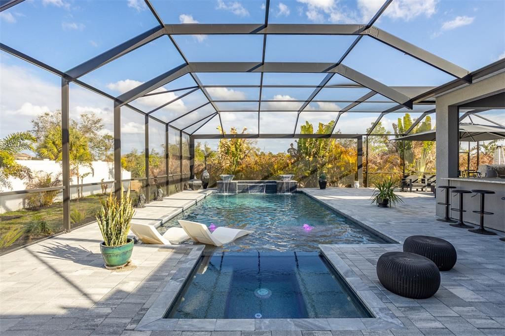 En Venta: $965,000 (4 camas, 4 baños, 3918 Pies cuadrados)