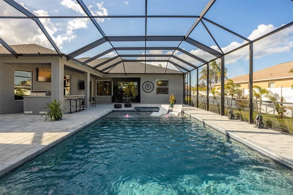 En Venta: $965,000 (4 camas, 4 baños, 3918 Pies cuadrados)