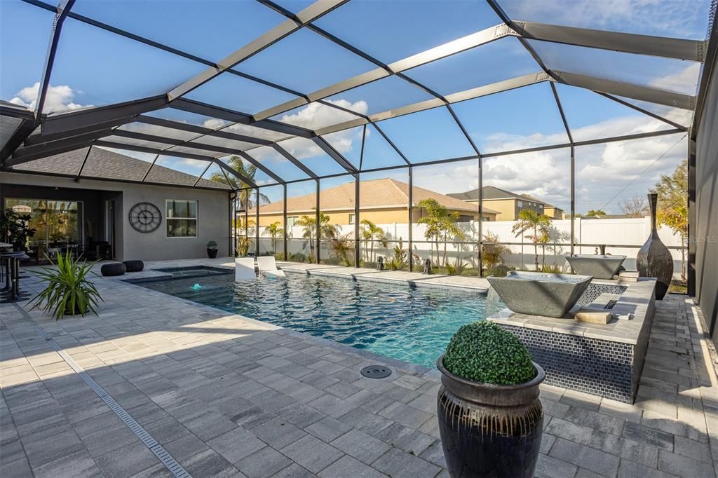 En Venta: $965,000 (4 camas, 4 baños, 3918 Pies cuadrados)