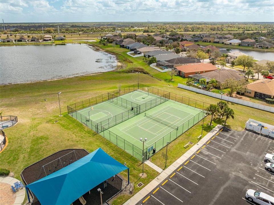 En Venta: $965,000 (4 camas, 4 baños, 3918 Pies cuadrados)
