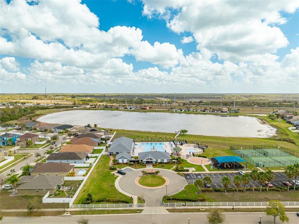 En Venta: $965,000 (4 camas, 4 baños, 3918 Pies cuadrados)