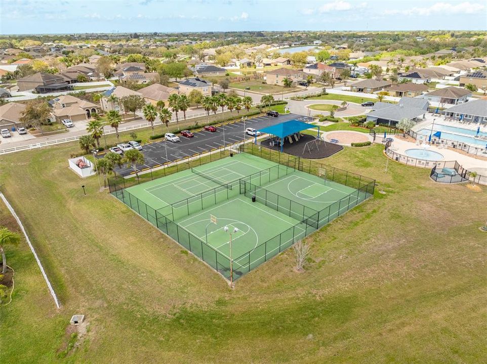 En Venta: $965,000 (4 camas, 4 baños, 3918 Pies cuadrados)