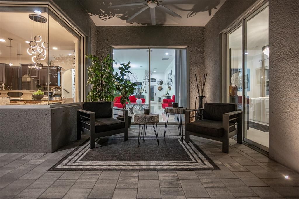 En Venta: $965,000 (4 camas, 4 baños, 3918 Pies cuadrados)