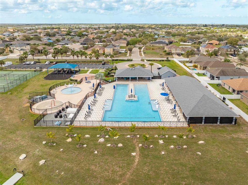 En Venta: $965,000 (4 camas, 4 baños, 3918 Pies cuadrados)