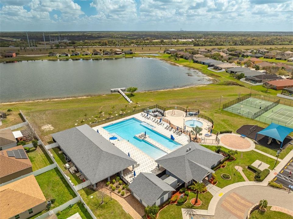 En Venta: $965,000 (4 camas, 4 baños, 3918 Pies cuadrados)