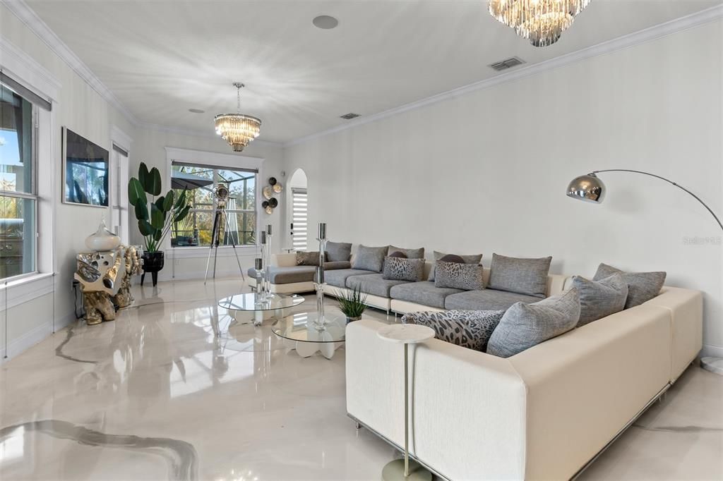 En Venta: $965,000 (4 camas, 4 baños, 3918 Pies cuadrados)