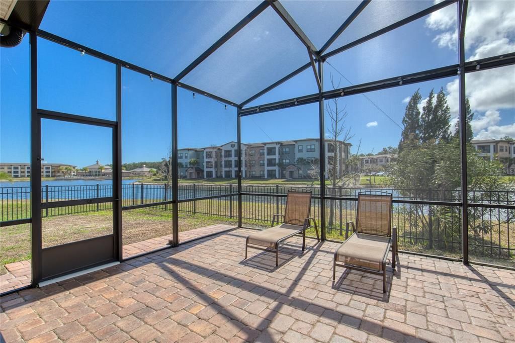 Activo con contrato: $390,000 (4 camas, 2 baños, 1839 Pies cuadrados)