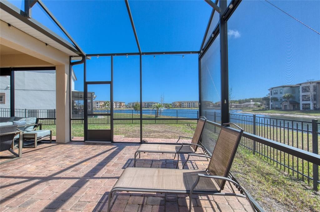 Activo con contrato: $390,000 (4 camas, 2 baños, 1839 Pies cuadrados)