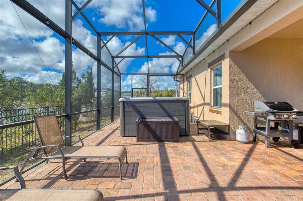 Activo con contrato: $390,000 (4 camas, 2 baños, 1839 Pies cuadrados)
