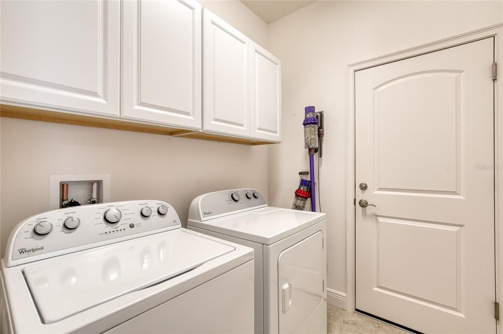Activo con contrato: $390,000 (4 camas, 2 baños, 1839 Pies cuadrados)