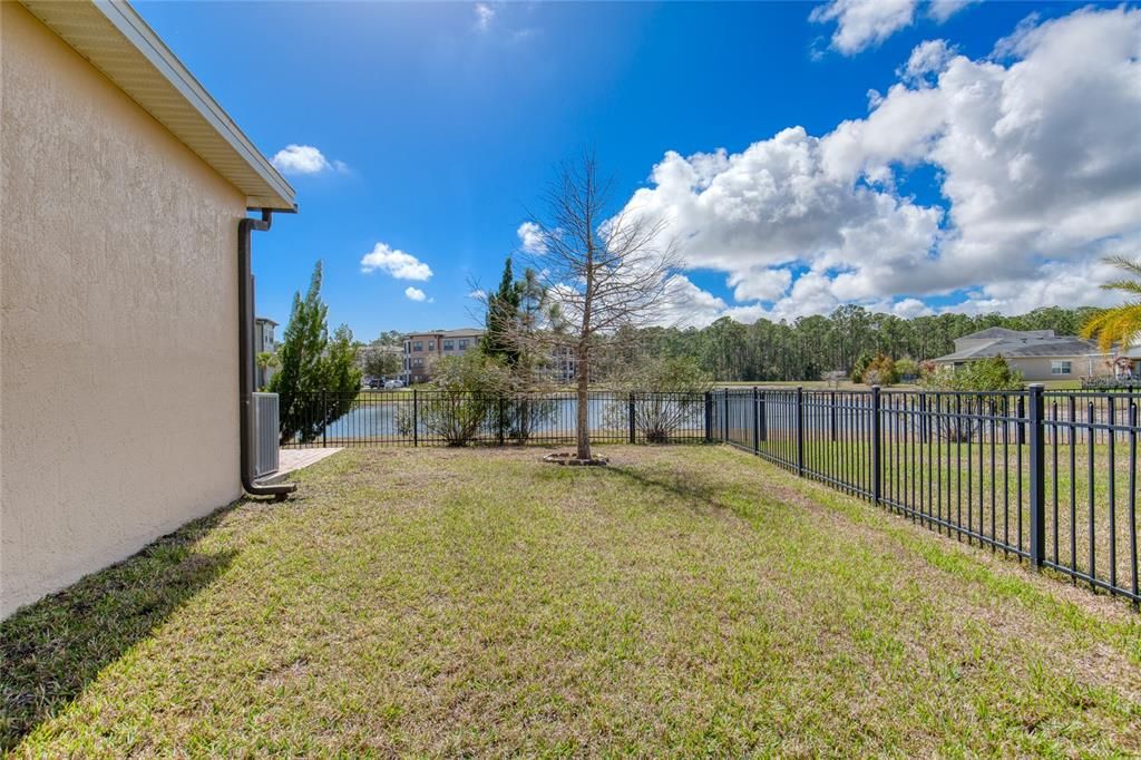 Activo con contrato: $390,000 (4 camas, 2 baños, 1839 Pies cuadrados)