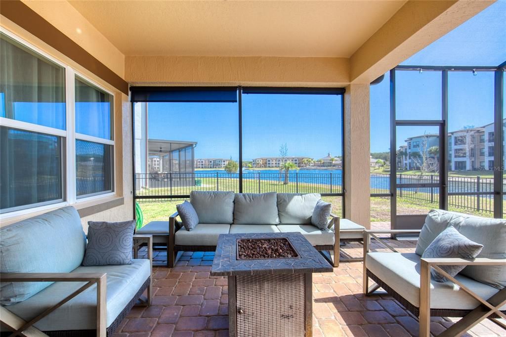 Activo con contrato: $390,000 (4 camas, 2 baños, 1839 Pies cuadrados)