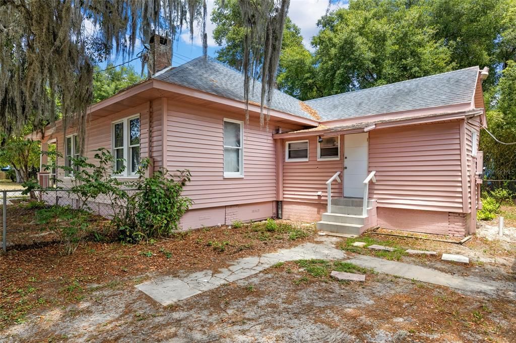 For Sale: $225,000 (3 beds, 2 baths, 1420 Square Feet)