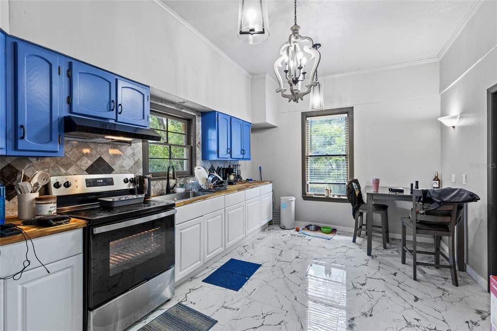 For Sale: $225,000 (3 beds, 2 baths, 1420 Square Feet)