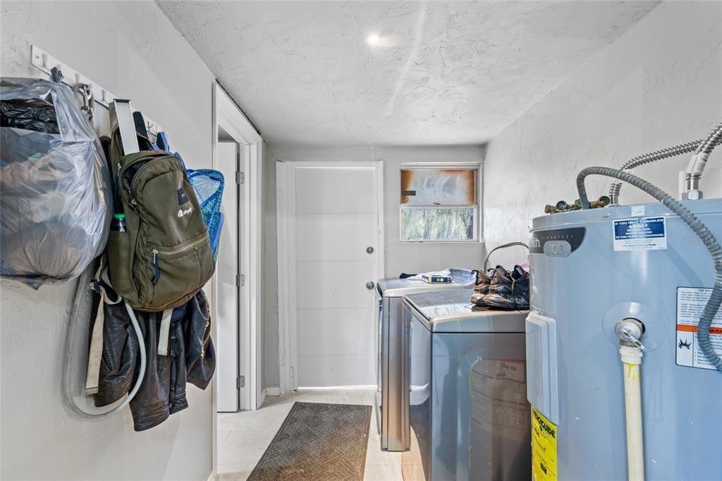 For Sale: $225,000 (3 beds, 2 baths, 1420 Square Feet)