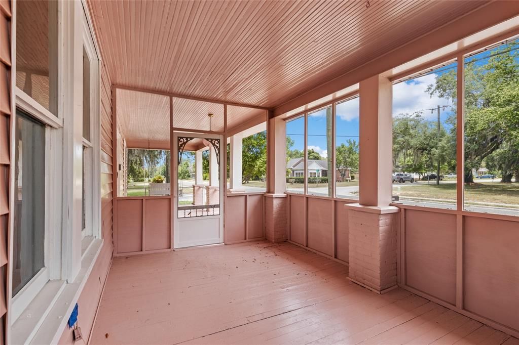 For Sale: $225,000 (3 beds, 2 baths, 1420 Square Feet)