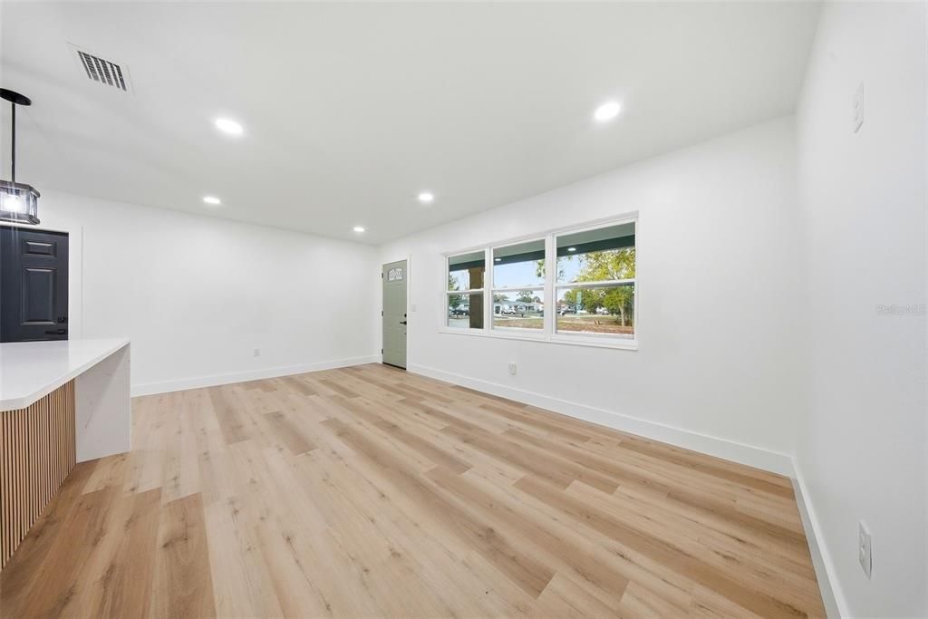 En Venta: $379,000 (3 camas, 2 baños, 1116 Pies cuadrados)