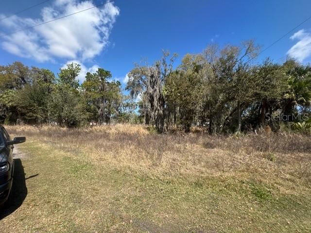 待售: $180,000 (0.72 acres)