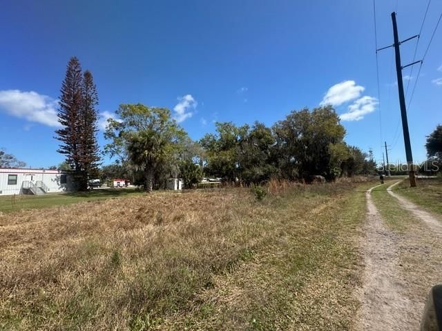 待售: $180,000 (0.72 acres)