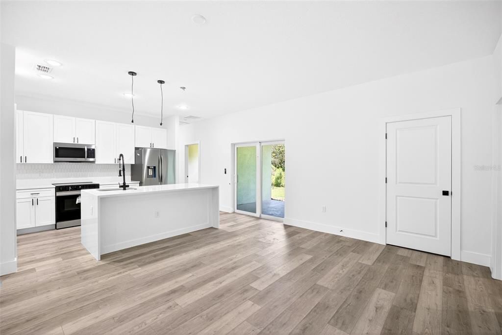 Active With Contract: $346,000 (4 beds, 3 baths, 1827 Square Feet)