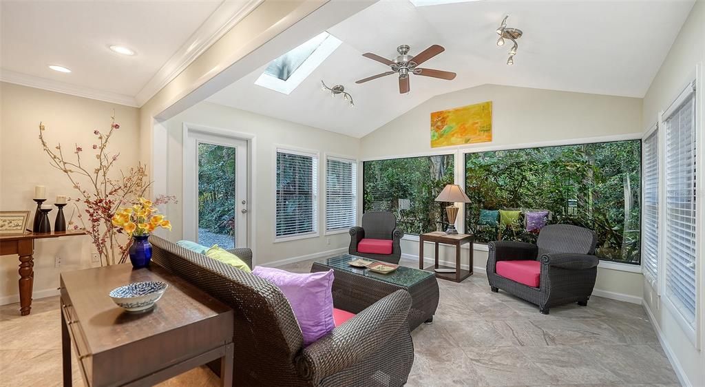 For Sale: $1,160,000 (3 beds, 2 baths, 2272 Square Feet)