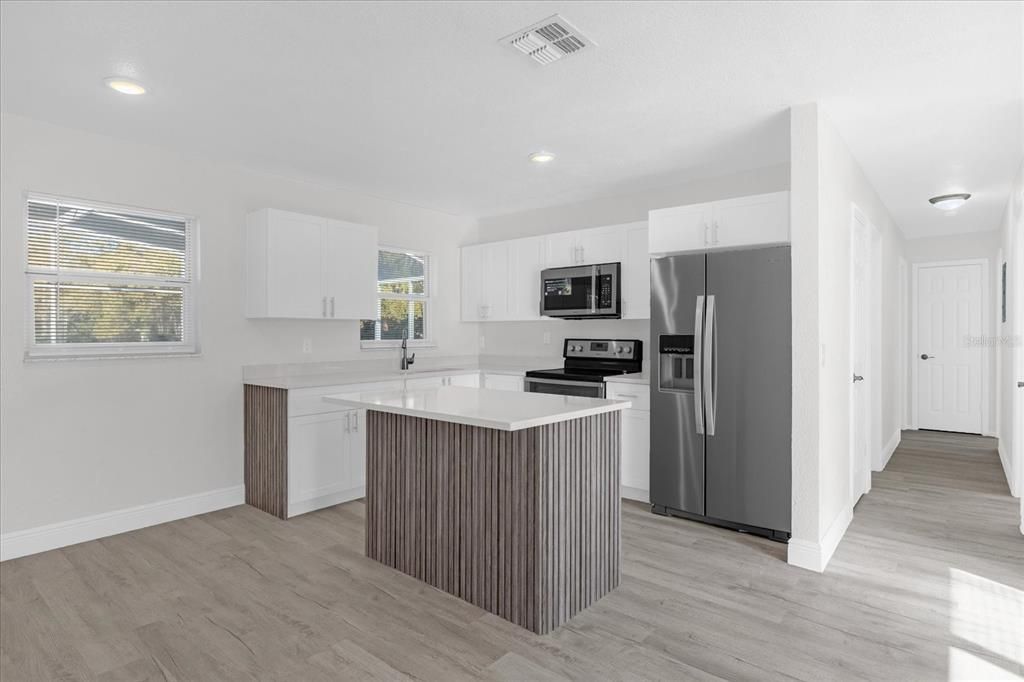 Active With Contract: $339,999 (3 beds, 2 baths, 1000 Square Feet)