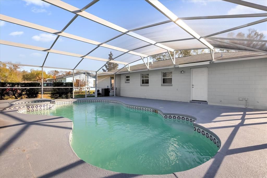 Active With Contract: $339,999 (3 beds, 2 baths, 1000 Square Feet)