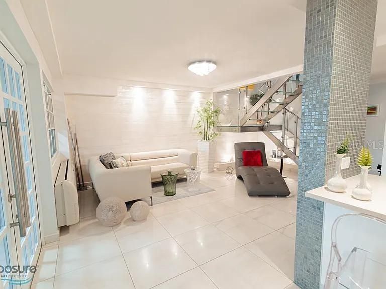 На продажу: $995,000 (4 спален, 2 ванн, 1200 Квадратных фут)