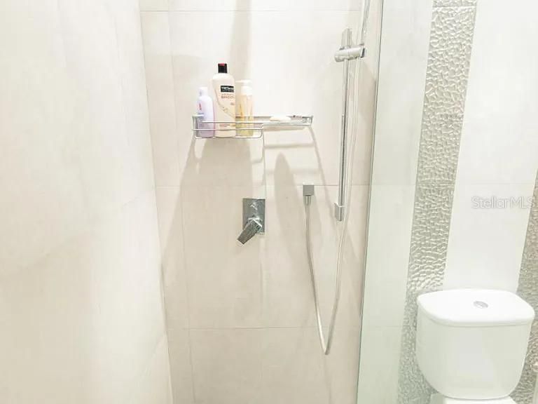 На продажу: $995,000 (4 спален, 2 ванн, 1200 Квадратных фут)